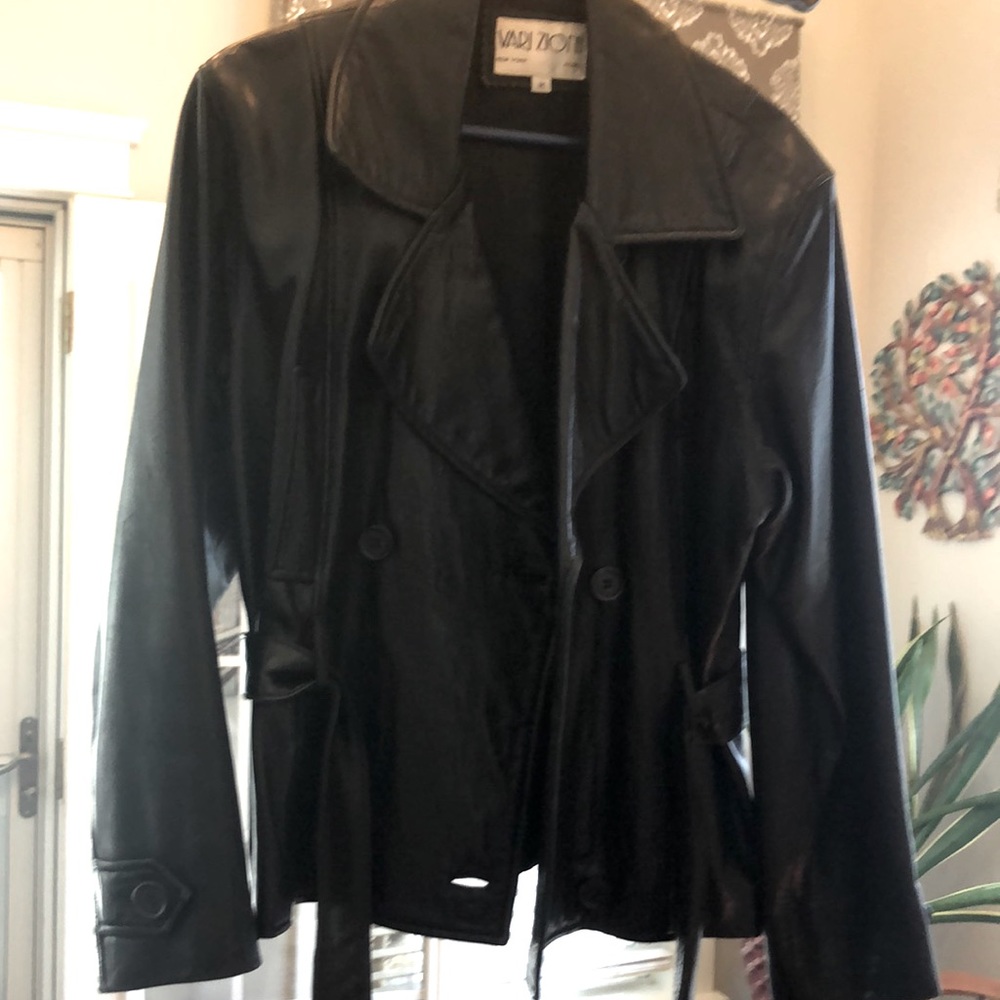 Georgeous Black high end Leather Jacket by Vari Zioni New York Rome.
